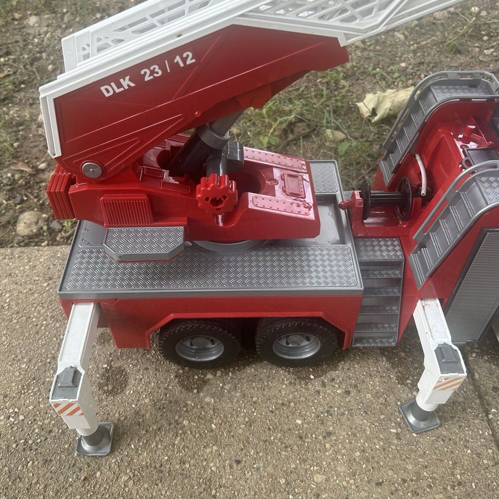 Bruder Scania Fire Engine Ladder Rescue Truck Toy 1/16 Made in Germany - Picture 5 of 15